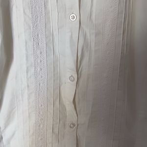 Detailed white shirt