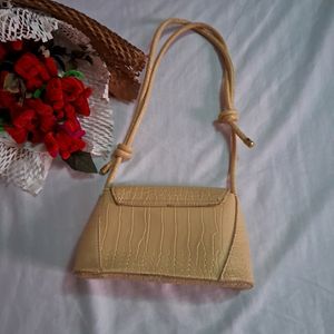 🔥Price Drop🔥Yellowish Bucket Small Handbag 👜