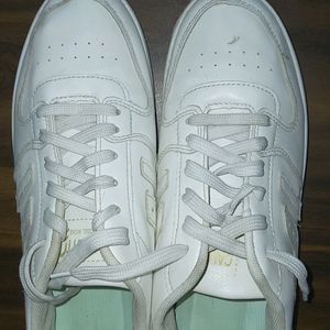 White Sneakers In Good Condition