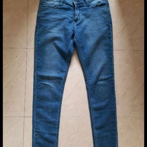 2 Strachable Jeans 30 Inch