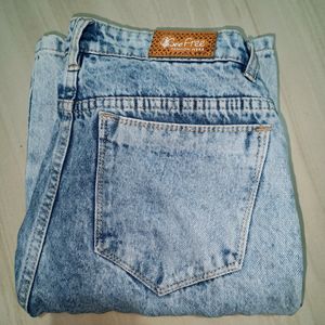 Cargo Jean