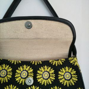 Black Sunflower Shoulder Bag