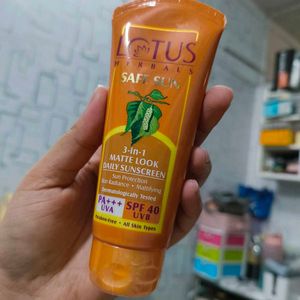 (Sealed) Lotus Sunscreen