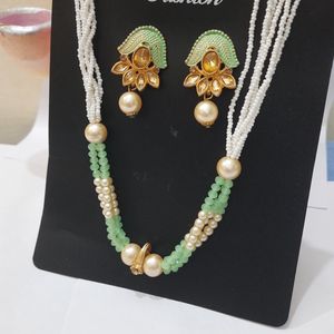 Women Neckpieac With Earings