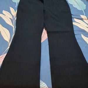 Old  Navy  Branded  TROUSER Like New