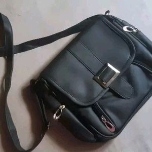 Selling A Beautiful Black Colour Slingbag