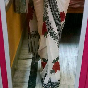 white floral print saree