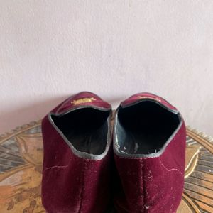 Closed Casual Shoes