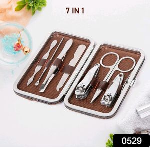 MANICURE KIT 7 IN 1