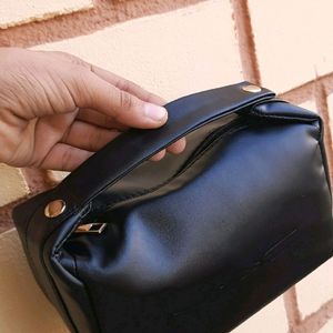 Mac Black Pouch