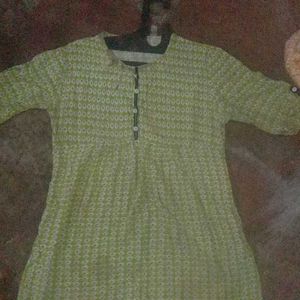 Beautiful Green Girls/Women Short Kurti