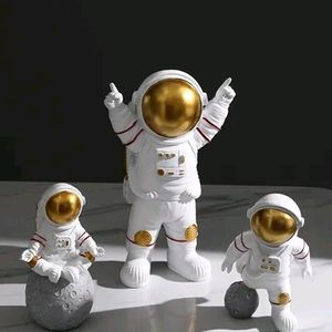 Austronaut Statue For Home Decor