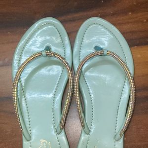 Good Condition Flat Sandals