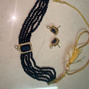 Two choker Sets