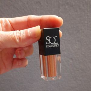 STAY QUIRKY LIQUID EYESHADOW