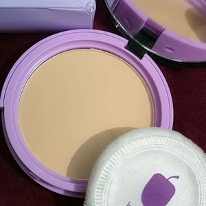 Plum Face Compact  SPF15 Only 399/