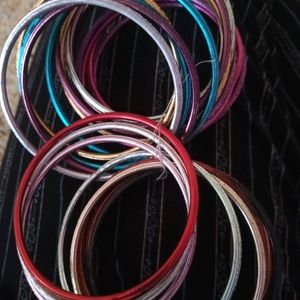 Multicolored  Metal bangles, which is in 2.6 size