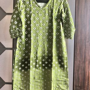 Max Bandhni Print Shaded Kurti