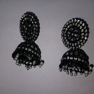 Earrings With Fancy Black Colour