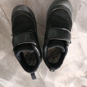 Hamleys Original Black Shoes 4-5 Years