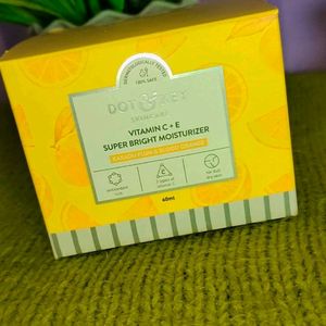 Dot&Key Vitamin C+E Moisturizer