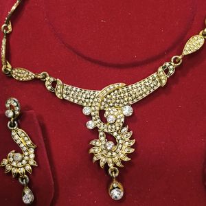 Golden Diamond Jewellery Set( Necklace & Earrings)