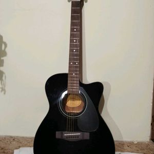 Yamaha Black Guitar