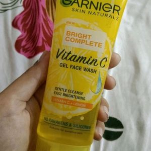 Garnier Bright Complete Face Wash