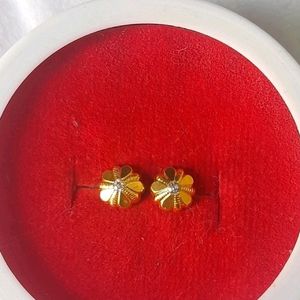 Beautiful New Flower 🌼 Desine Studs