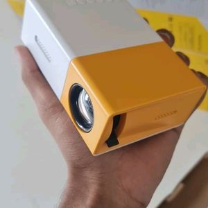 LED PROJECTOR portable  40inch