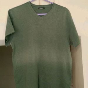 GREEN COLOUR USED ZUDIO TSHIRT