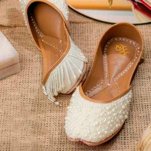 House Of Pataudi Embalished Mojaris Leather Sole