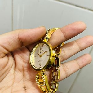 Golden Diamond Watch With Cell