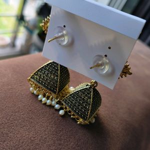 Black Trendy Jhumkas