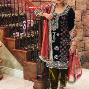 New Standard Pakistani Poshaq Dresses Beautiful Dr