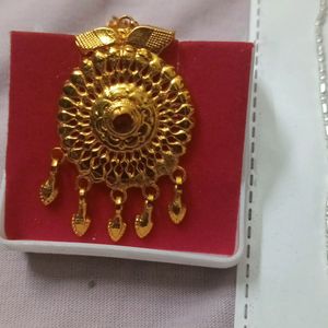 New Stylish Golden Mangtika With Chain