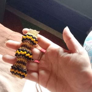 Unused Yellow Bracelet With Black Pearl