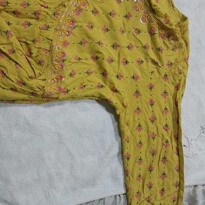 Trendy Yellow  Printed Short Kurti