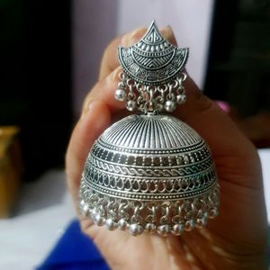 Big Jhumka's