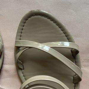 Flats Beige