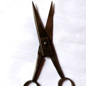 Used Hair Cutting Scissors 7.5