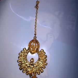 Jewellery Set (Earrings, Mang Tika, Locket)