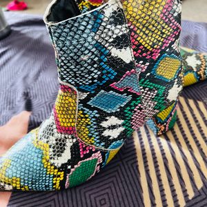 Croc Design Stylish Boots In Multicolour