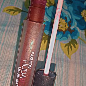 HUDA BEAUTY LIQUID MATTE