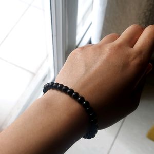 BEADED BLACK BRACELET