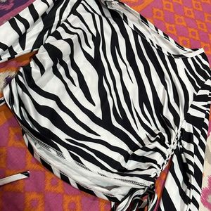 Crop Zebra Urbanic Top