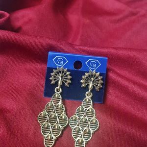 Stylish Earing With Peacock Design