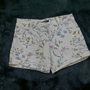 Floral Denim Shorts ..