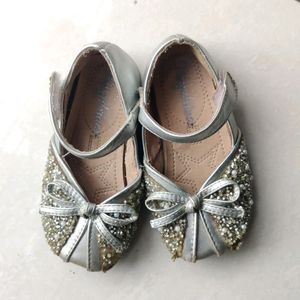 Girls Sandal In very Good Condition