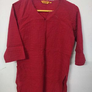 Red Kurti